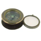 kompass (kokkukäiva luubiga, 2x suurendusega; antiikmessing)